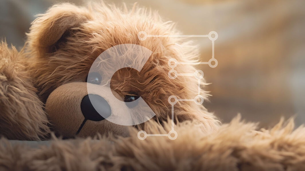 Intra Συλλεκτικό Ξύλινο Παζλ Plywood  4mm - Καφέ στολίδι αρκουδάκι σε αφράτες κουβέρτες Σε Ξύλινο Κουτί - Διαστάσεις Puzzle: 10x10 cm – 25 κομμάτια