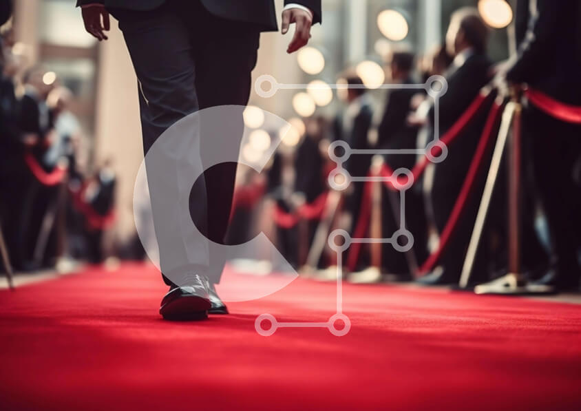 Intra Συλλεκτικό Ξύλινο Παζλ Plywood  4mm - Άνδρας που περπατά στο κόκκινο χαλί σε μια εκδήλωση Σε Ξύλινο Κουτί - Διαστάσεις Puzzle: 10x10 cm – 25 κομμάτια