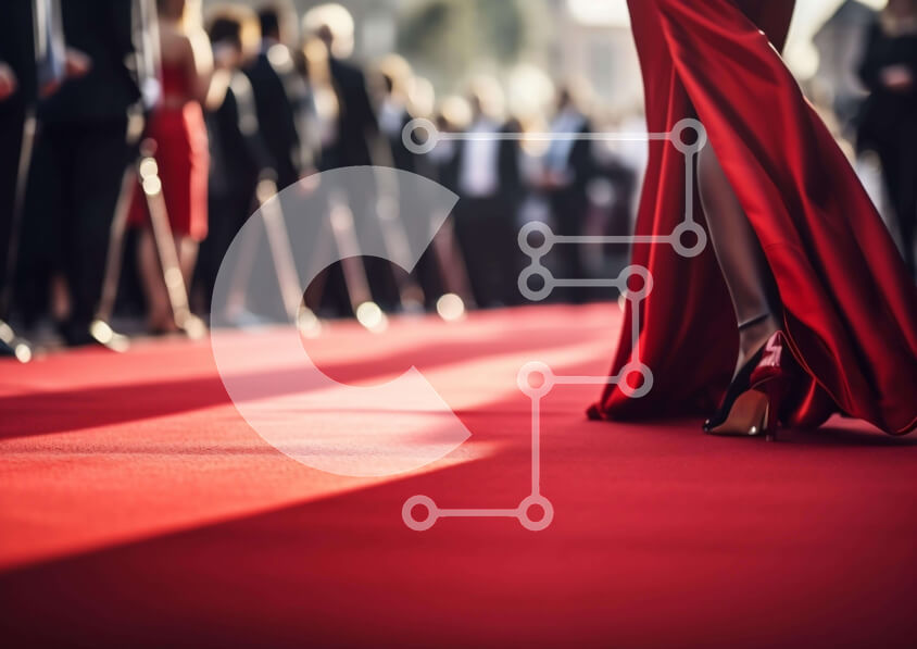 Intra Συλλεκτικό Ξύλινο Παζλ Plywood  4mm - Κομψή γυναίκα στο κόκκινο χαλί με ψηλά τακούνια Σε Ξύλινο Κουτί - Διαστάσεις Puzzle: 10x10 cm – 25 κομμάτια