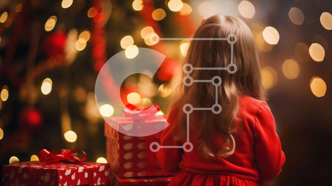 Intra Συλλεκτικό Ξύλινο Παζλ Plywood  4mm - Νεαρό κορίτσι με κόκκινο φόρεμα με κουτιά δώρων μπροστά από το χριστουγεννιάτικο δέντρο Σε Ξύλινο Κουτί - Διαστάσεις: 10x10 cm – 25 κομμάτια