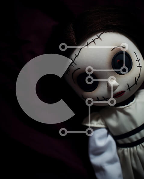 Intra Συλλεκτικό Ξύλινο Παζλ Plywood  4mm - Λευκή κούκλα στο κρεβάτι Σε Ξύλινο Κουτί - Διαστάσεις Puzzle: 10x10 cm – 25 κομμάτια