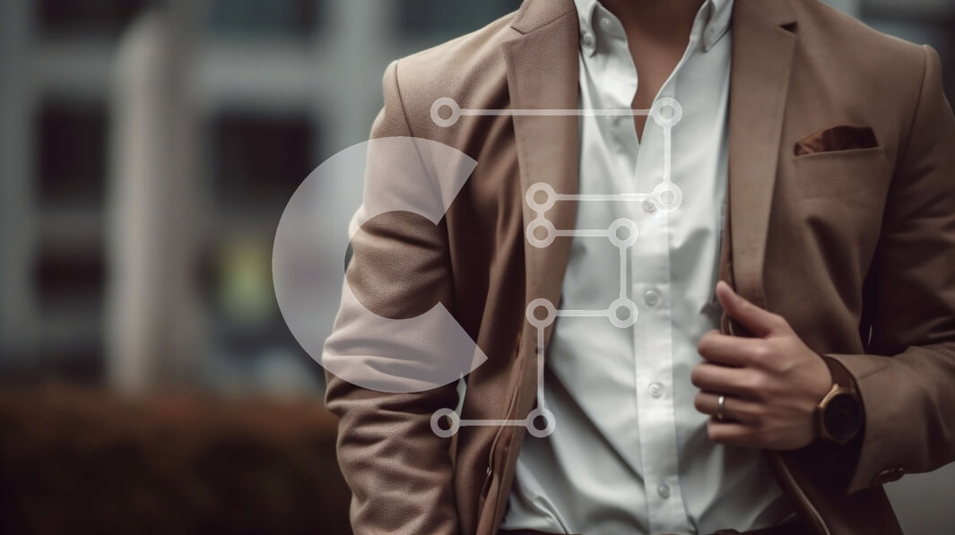 Intra Συλλεκτικό Ξύλινο Παζλ Plywood  4mm - Κομψός άνδρας με μπεζ κοστούμι και λευκό πουκάμισο που ελέγχει το τηλέφωνο στο City Street Σε Ξύλινο Κουτί - Διαστάσεις Puzzle: 10x10 cm – 25 κομμάτια