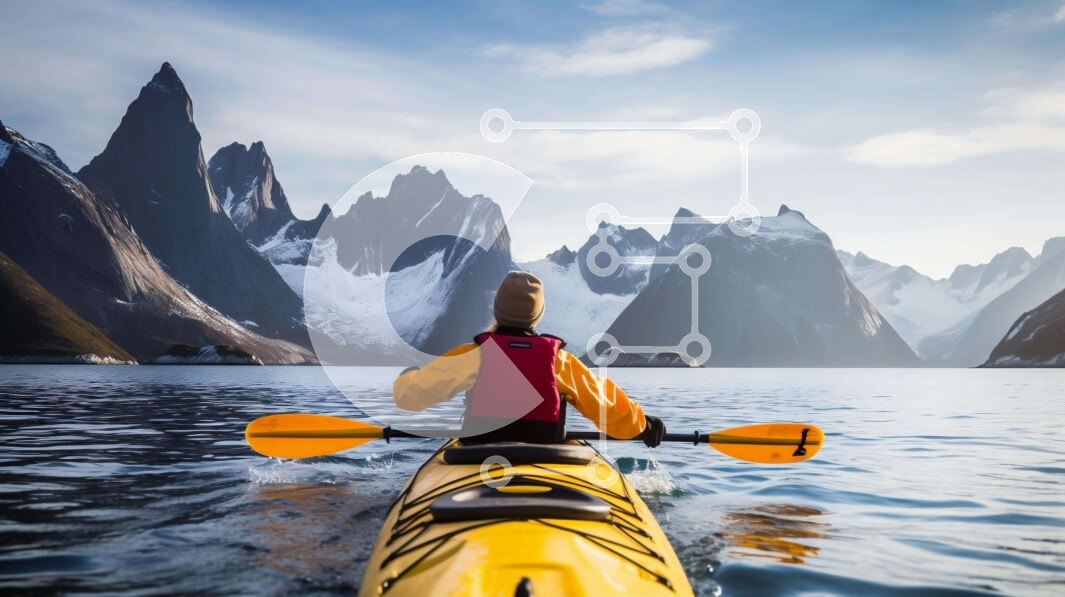 Intra Συλλεκτικό Ξύλινο Παζλ Plywood  4mm - Καγιάκ που κωπηλατεί μπροστά από χιονισμένα βουνά Σε Ξύλινο Κουτί - Διαστάσεις Puzzle: 10x10 cm – 25 κομμάτια