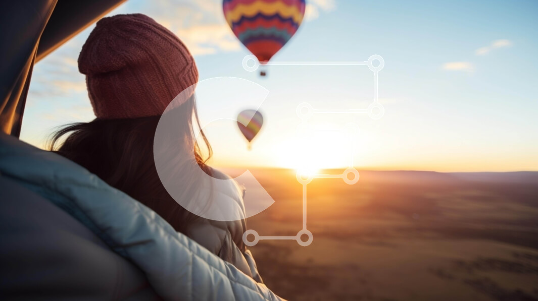 Intra Συλλεκτικό Ξύλινο Παζλ Plywood  4mm - Γυναίκα που απολαμβάνει το ηλιοβασίλεμα από το μπαλόνι ζεστού αέρα Σε Ξύλινο Κουτί - Διαστάσεις Puzzle: 10x10 cm – 25 κομμάτια