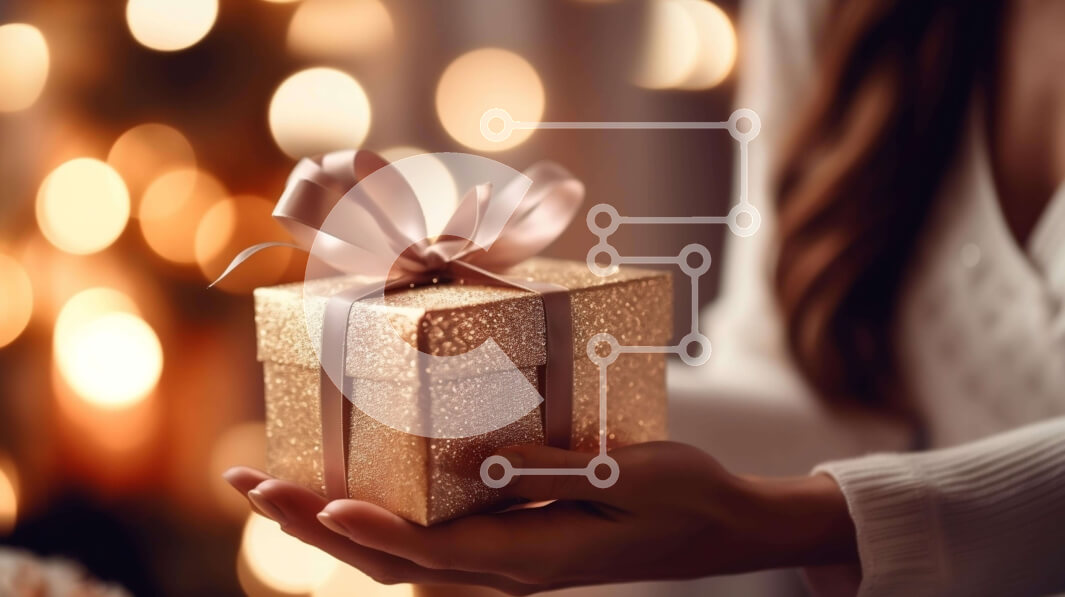 Intra Συλλεκτικό Ξύλινο Παζλ Plywood  4mm - Γυναίκα που κρατά χρυσό κουτί δώρου για την εορταστική περίοδο Σε Ξύλινο Κουτί - Διαστάσεις: 10x10 cm – 25 κομμάτια