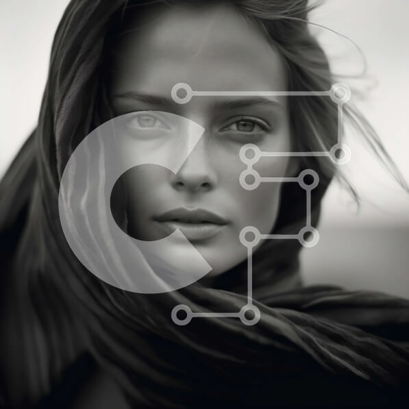 Intra Συλλεκτικό Ξύλινο Παζλ Plywood  4mm - Εκπληκτικό πορτρέτο μιας γυναίκας που φορά ένα μαύρο κασκόλ Σε Ξύλινο Κουτί - Διαστάσεις Puzzle: 10x10 cm – 25 κομμάτια