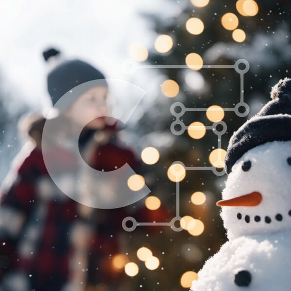 Intra Συλλεκτικό Ξύλινο Παζλ Plywood  4mm - Χιονάνθρωπος και χριστουγεννιάτικο δέντρο με ένα παιδί Σε Ξύλινο Κουτί - Διαστάσεις: 10x10 cm – 25 κομμάτια