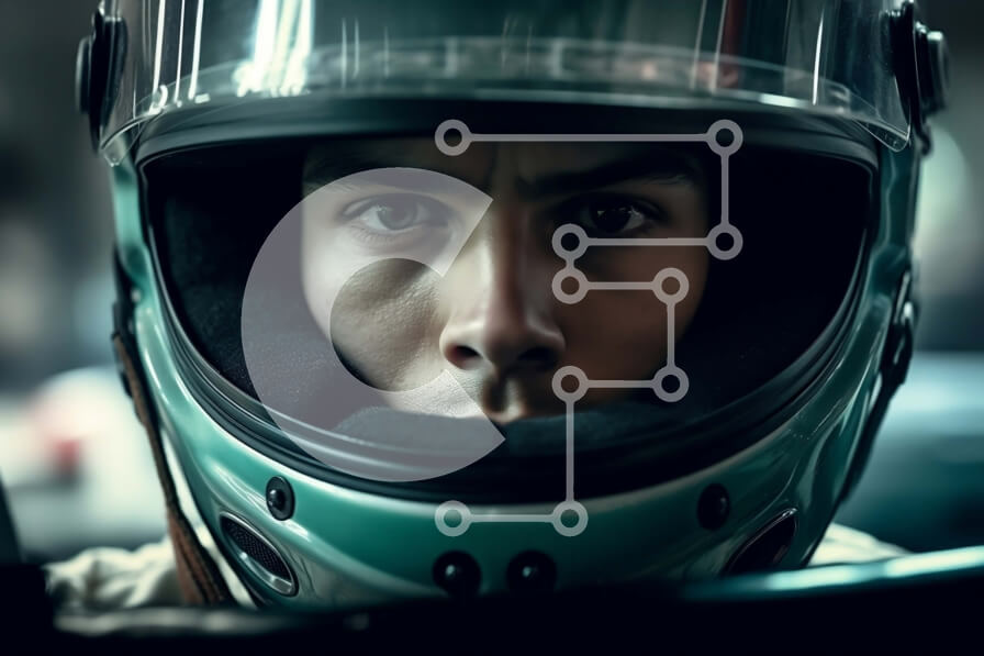 Intra Συλλεκτικό Ξύλινο Παζλ Plywood  4mm - Άτομο που οδηγεί ένα αυτοκίνητο με το κράνος - Φωτογραφία Αρχείου Σε Ξύλινο Κουτί - Διαστάσεις Puzzle: 10x10 cm – 25 κομμάτια