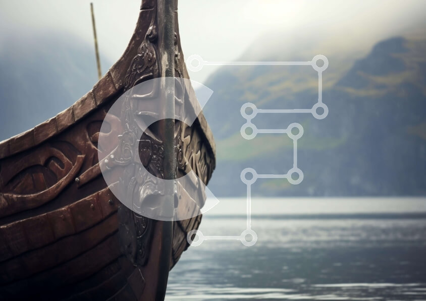 Intra Συλλεκτικό Ξύλινο Παζλ Plywood  4mm - Ξύλινη βάρκα στη μέση ενός γραφικού υδάτινου όγκου με βουνά στο φόντο Σε Ξύλινο Κουτί - Διαστάσεις: 10x10 cm – 25 κομμάτια