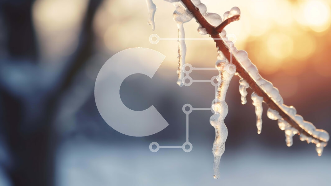 Intra Συλλεκτικό Ξύλινο Παζλ Plywood  4mm - Παγωμένος κλάδος με παγάκια στο χιονισμένο τοπίο στο ηλιοβασίλεμα Σε Ξύλινο Κουτί - Διαστάσεις: 10x10 cm – 25 κομμάτια