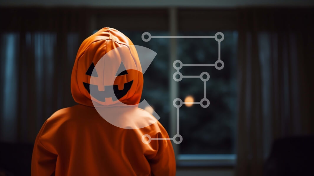 Intra Συλλεκτικό Ξύλινο Παζλ Plywood  4mm - Παιδί με κοστούμι Jack-o-lantern που στέκεται μπροστά από ένα παράθυρο Σε Ξύλινο Κουτί - Διαστάσεις Puzzle: 10x10 cm – 25 κομμάτια