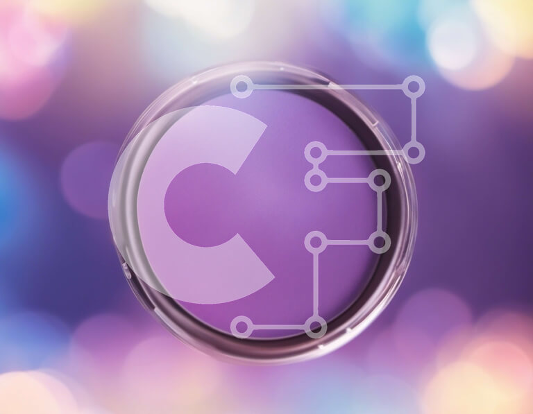 Intra Συλλεκτικό Ξύλινο Παζλ Plywood  4mm - Κοντινό πλάνο γυναίκας με σγουρά μαλλιά και μωβ κραγιόν Σε Ξύλινο Κουτί - Διαστάσεις Puzzle: 10x10 cm – 25 κομμάτια