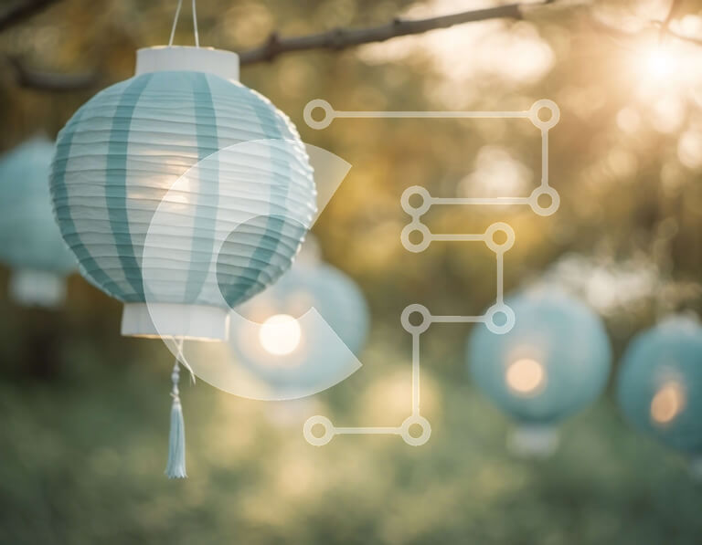 Intra Συλλεκτικό Ξύλινο Παζλ Plywood  4mm - Μπλε χάρτινα φανάρια που κρέμονται από κλαδί δέντρου Σε Ξύλινο Κουτί - Διαστάσεις Puzzle: 10x10 cm – 25 κομμάτια