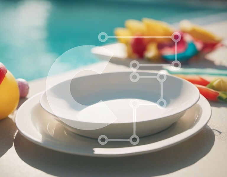 Intra Συλλεκτικό Ξύλινο Παζλ Plywood  4mm - Τραπέζι με πιάτο και ποτήρι νερό δίπλα σε μια πισίνα Σε Ξύλινο Κουτί - Διαστάσεις Puzzle: 10x10 cm – 25 κομμάτια