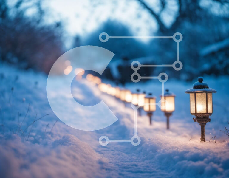 Intra Συλλεκτικό Ξύλινο Παζλ Plywood  4mm - Χιονισμένο μονοπάτι με αναμμένα φανάρια τη νύχτα Σε Ξύλινο Κουτί - Διαστάσεις Puzzle: 10x10 cm – 25 κομμάτια