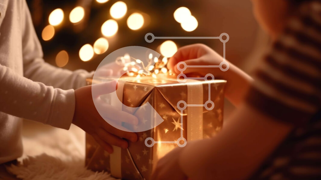 Intra Συλλεκτικό Ξύλινο Παζλ Plywood  4mm - Παιδιά που ανοίγουν ένα κουτί δώρου με τα κόκκινα και πράσινα φώτα Σε Ξύλινο Κουτί - Διαστάσεις: 10x10 cm – 25 κομμάτια