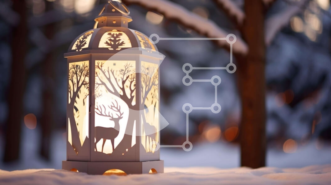 Intra Συλλεκτικό Ξύλινο Παζλ Plywood  4mm - Χιονισμένο δασικό φανάρι με ελάφια και δέντρα Σε Ξύλινο Κουτί - Διαστάσεις Puzzle: 10x10 cm – 25 κομμάτια