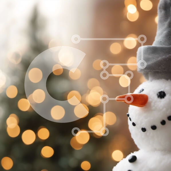 Intra Συλλεκτικό Ξύλινο Παζλ Plywood  4mm - Χιονάνθρωπος με χριστουγεννιάτικο δέντρο και διακοσμήσεις διακοπών Σε Ξύλινο Κουτί - Διαστάσεις: 10x10 cm – 25 κομμάτια