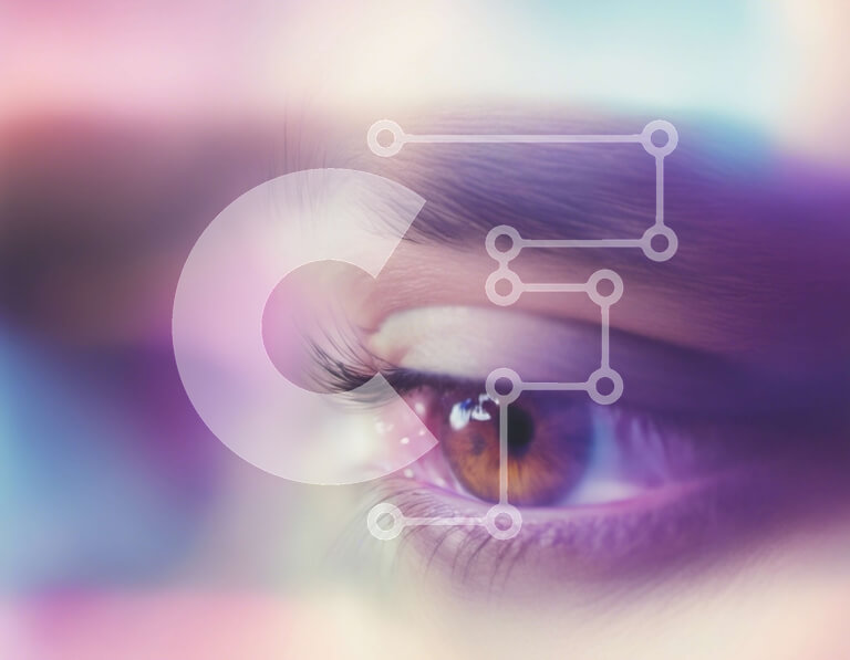 Intra Συλλεκτικό Ξύλινο Παζλ Plywood  4mm - Κοντινό πλάνο του ματιού ενός ατόμου με ροζ και μοβ ίριδα και καλά καθορισμένα φρύδια Σε Ξύλινο Κουτί - Διαστάσεις Puzzle: 10x10 cm – 25 κομμάτια