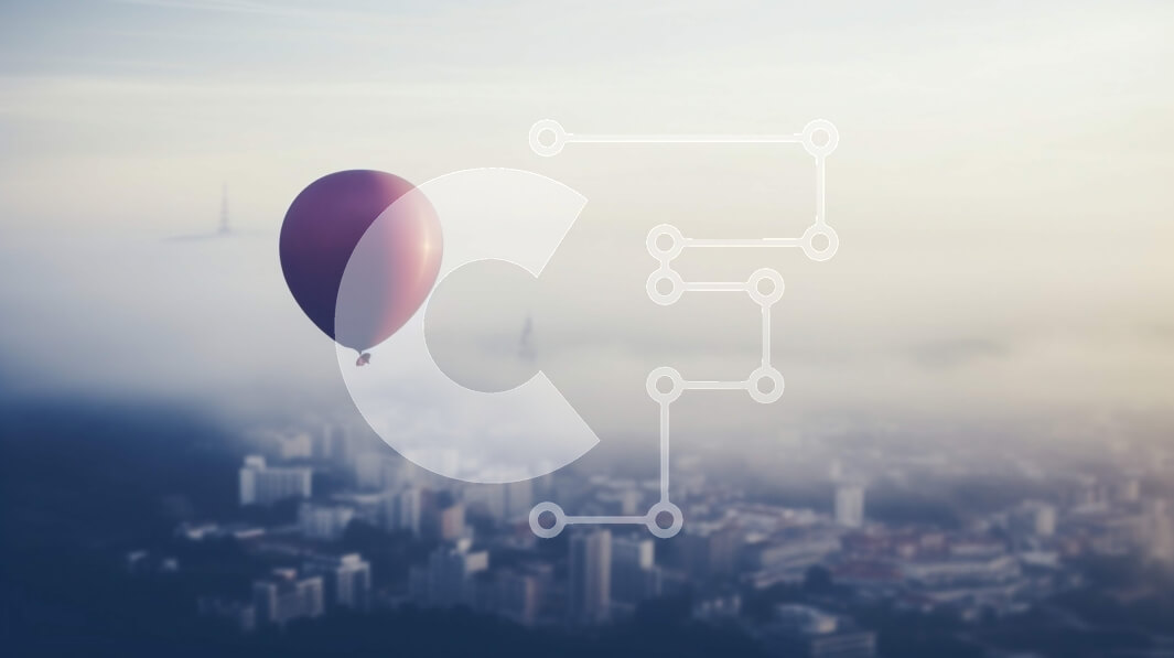 Intra Συλλεκτικό Ξύλινο Παζλ Plywood  4mm - Κόκκινο μπαλόνι ζεστού αέρα που επιπλέει πάνω από την αστική περιοχή Σε Ξύλινο Κουτί - Διαστάσεις Puzzle: 10x10 cm – 25 κομμάτια