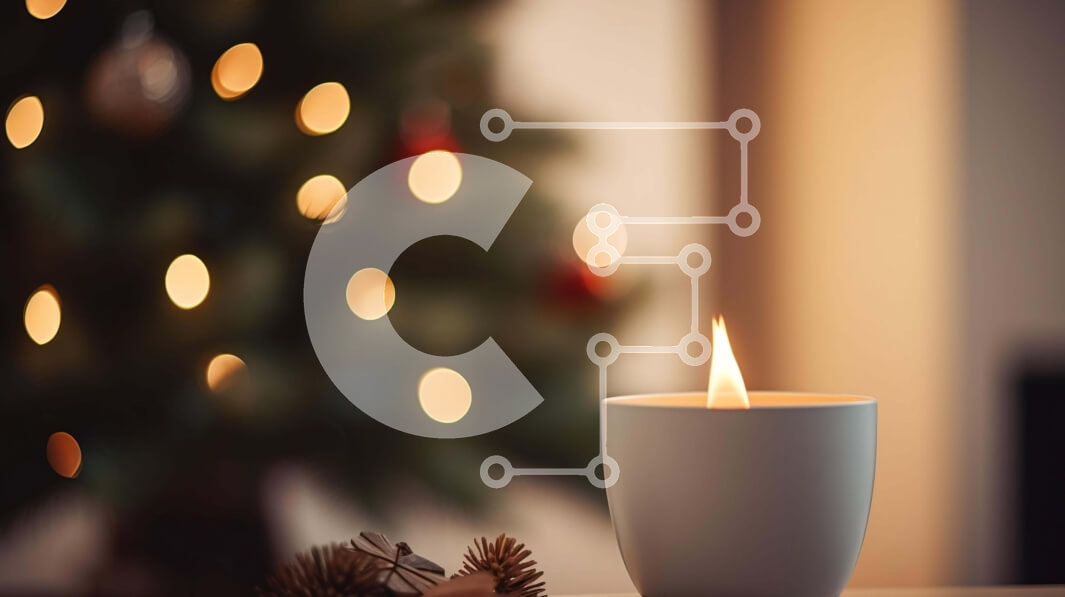 Intra Συλλεκτικό Ξύλινο Παζλ Plywood  4mm - Αναμμένο λευκό κερί μπροστά από ένα χριστουγεννιάτικο δέντρο με κουκουνάρι Σε Ξύλινο Κουτί - Διαστάσεις: 10x10 cm – 25 κομμάτια