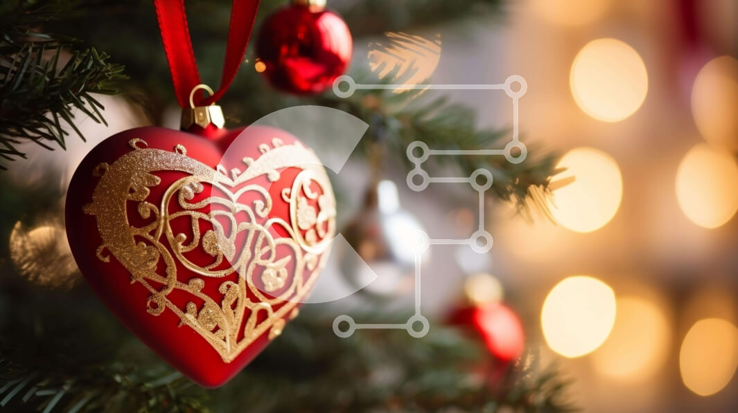 Intra Συλλεκτικό Ξύλινο Παζλ Plywood  4mm - Κόκκινο στολίδι σε σχήμα καρδιάς που κρέμεται από το δέντρο με χρυσά και κόκκινα στολίδια Σε Ξύλινο Κουτί - Διαστάσεις: 10x10 cm – 25 κομμάτια