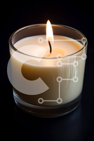 Intra Συλλεκτικό Ξύλινο Παζλ Plywood  4mm - Μονό αναμμένο κερί σε μαύρο φόντο Σε Ξύλινο Κουτί - Διαστάσεις Puzzle: 10x10 cm – 25 κομμάτια