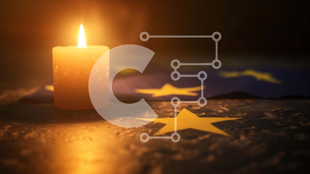 Intra Συλλεκτικό Ξύλινο Παζλ Plywood  4mm - Αναμμένο κερί στη σημαία της ΕΕ για την Ημέρα της Ευρωπαϊκής Ένωσης Σε Ξύλινο Κουτί - Διαστάσεις: 10x10 cm – 25 κομμάτια