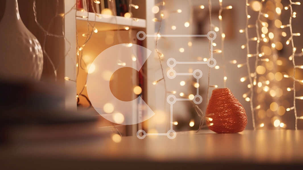 Intra Συλλεκτικό Ξύλινο Παζλ Plywood  4mm - Πορτοκαλί βάζο στο τραπέζι με φωτάκια και βιβλία Σε Ξύλινο Κουτί - Διαστάσεις Puzzle: 10x10 cm – 25 κομμάτια