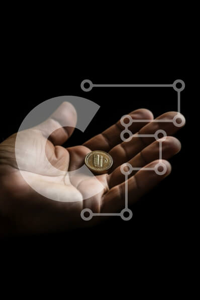 Intra Συλλεκτικό Ξύλινο Παζλ Plywood  4mm - Άνθρωπος που κρατά αγνώστων στοιχείων κέρμα Σε Ξύλινο Κουτί - Διαστάσεις: 10x10 cm – 25 κομμάτια