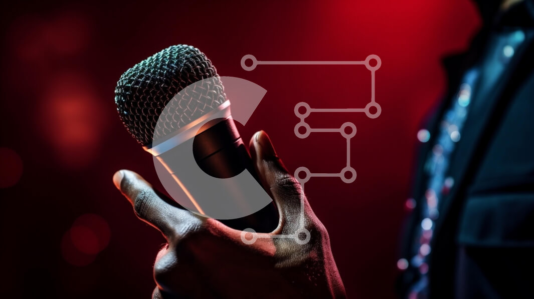 Intra Συλλεκτικό Ξύλινο Παζλ Plywood  4mm - Πρόσωπο που κρατά ανοιχτό μικρόφωνο στη σκηνή Σε Ξύλινο Κουτί - Διαστάσεις Puzzle: 10x10 cm – 25 κομμάτια