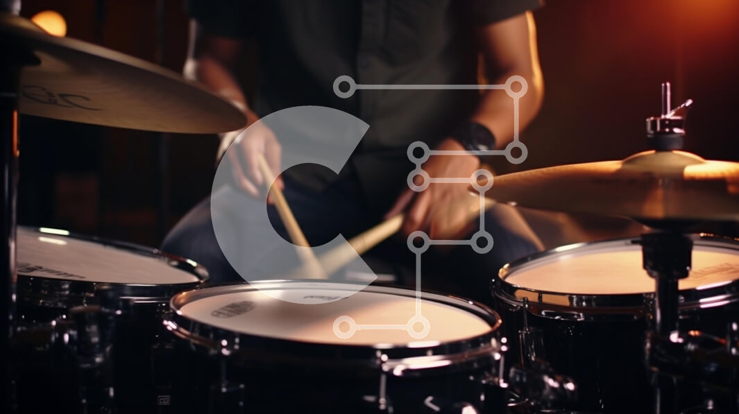 Intra Συλλεκτικό Ξύλινο Παζλ Plywood  4mm - Άνδρας που παίζει ντραμς σε εσωτερικό περιβάλλον Σε Ξύλινο Κουτί - Διαστάσεις Puzzle: 10x10 cm – 25 κομμάτια