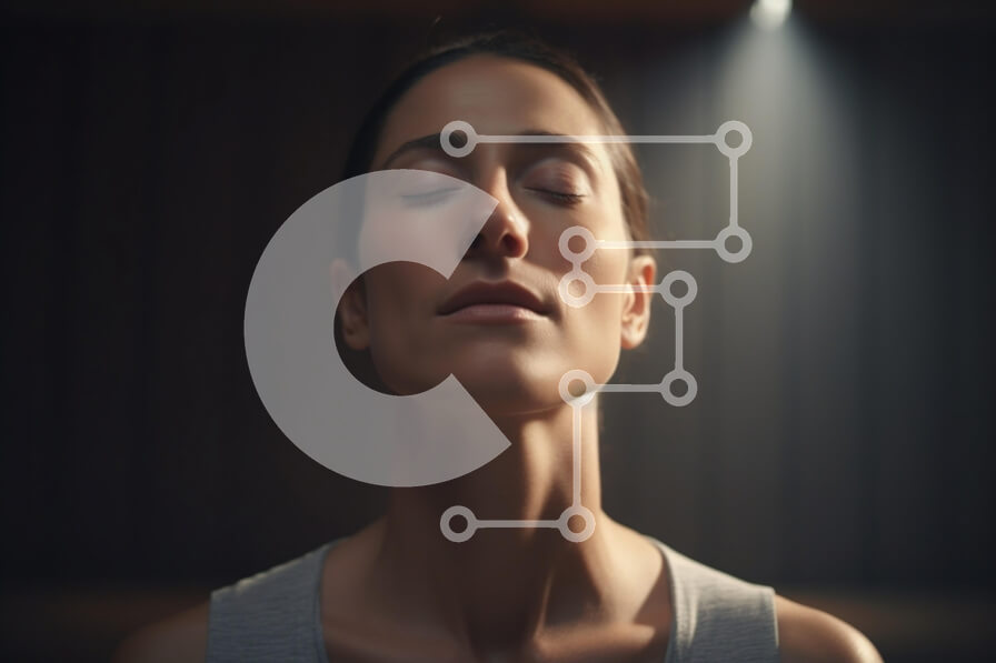 Intra Συλλεκτικό Ξύλινο Παζλ Plywood  4mm - Κοντινό πλάνο μιας γυναίκας στην ηρεμία Σε Ξύλινο Κουτί - Διαστάσεις Puzzle: 10x10 cm – 25 κομμάτια