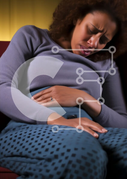 Intra Συλλεκτικό Ξύλινο Παζλ Plywood  4mm - Γυναίκα που βιώνει δυσφορία στον καναπέ Σε Ξύλινο Κουτί - Διαστάσεις Puzzle: 10x10 cm – 25 κομμάτια