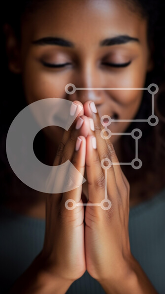 Intra Συλλεκτικό Ξύλινο Παζλ Plywood  4mm - Κοντινό πλάνο μιας γυναίκας στην προσευχή Σε Ξύλινο Κουτί - Διαστάσεις Puzzle: 10x10 cm – 25 κομμάτια