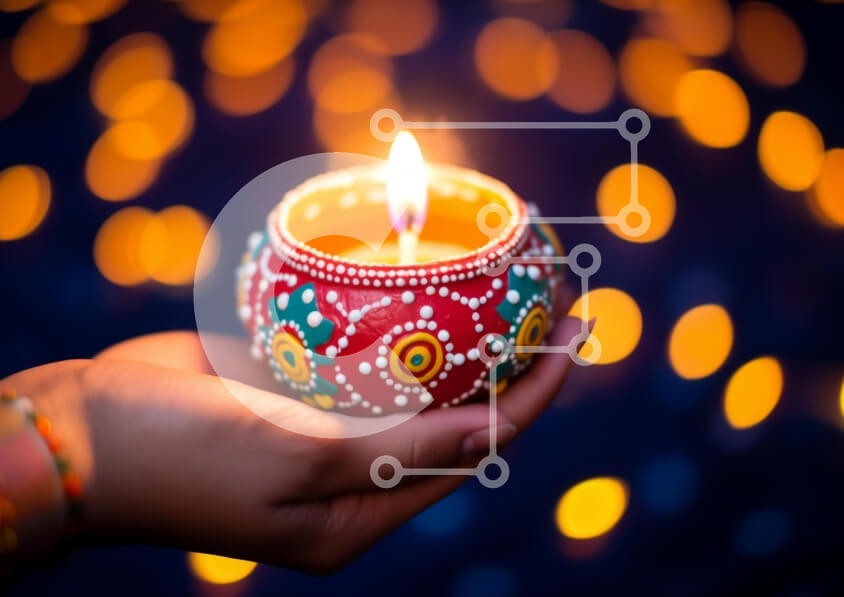 Intra Συλλεκτικό Ξύλινο Παζλ Plywood  4mm - Άτομο που κρατά θυμιατό κερί Σε Ξύλινο Κουτί - Διαστάσεις Puzzle: 10x10 cm – 25 κομμάτια