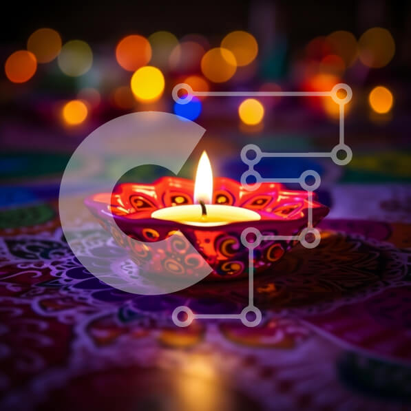 Intra Συλλεκτικό Ξύλινο Παζλ Plywood  4mm - Πολύχρωμο αναμμένο κερί σε διακοσμημένο τραπέζι Σε Ξύλινο Κουτί - Διαστάσεις: 10x10 cm – 25 κομμάτια