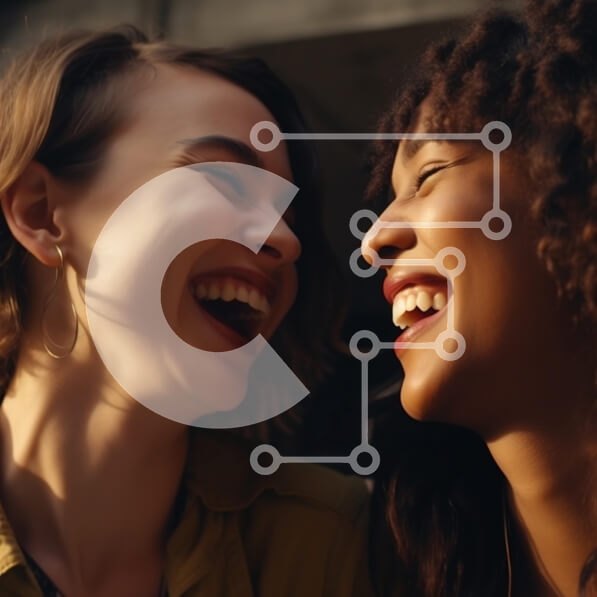 Intra Συλλεκτικό Ξύλινο Παζλ Plywood  4mm - Ειλικρινής στιγμή δύο γυναικών που γελούν μαζί Σε Ξύλινο Κουτί - Διαστάσεις Puzzle: 10x10 cm – 25 κομμάτια