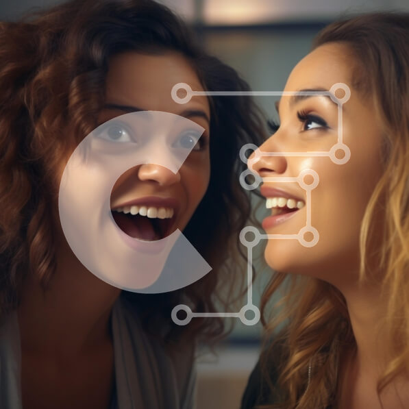 Intra Συλλεκτικό Ξύλινο Παζλ Plywood  4mm - Δύο νεαρές γυναίκες που μοιράζονται μια χαρούμενη στιγμή Σε Ξύλινο Κουτί - Διαστάσεις Puzzle: 10x10 cm – 25 κομμάτια