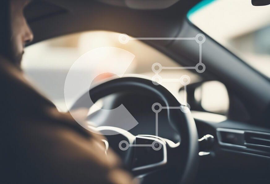 Intra Συλλεκτικό Ξύλινο Παζλ Plywood  4mm - Οδηγός που κρατά το τιμόνι σε ένα αυτοκίνητο Σε Ξύλινο Κουτί - Διαστάσεις Puzzle: 10x10 cm – 25 κομμάτια