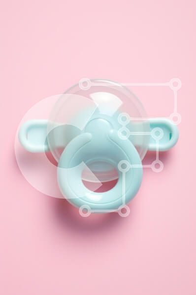 Intra Συλλεκτικό Ξύλινο Παζλ Plywood  4mm - Μπλε πιπίλα σε ροζ φόντο Σε Ξύλινο Κουτί - Διαστάσεις: 10x10 cm – 25 κομμάτια