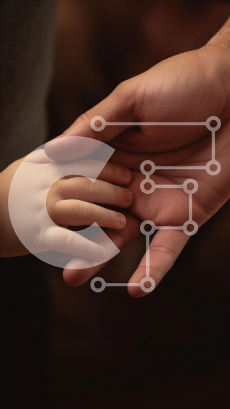 Intra Συλλεκτικό Ξύλινο Παζλ Plywood  4mm - Τρυφερή στιγμή ανάμεσα στα χέρια γονέα και παιδιού Σε Ξύλινο Κουτί - Διαστάσεις Puzzle: 10x10 cm – 25 κομμάτια