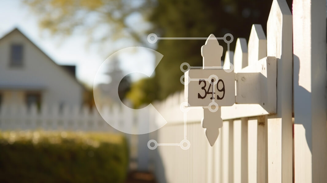 Intra Συλλεκτικό Ξύλινο Παζλ Plywood  4mm - Προαστιακός φράχτης με σπίτι στο φόντο Σε Ξύλινο Κουτί - Διαστάσεις Puzzle: 10x10 cm – 25 κομμάτια