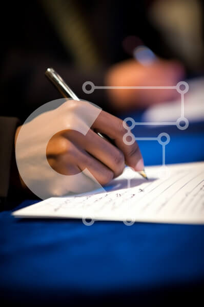 Intra Συλλεκτικό Ξύλινο Παζλ Plywood  4mm - Συνεδρία γραφής με στυλό και χαρτί Σε Ξύλινο Κουτί - Διαστάσεις Puzzle: 10x10 cm – 25 κομμάτια