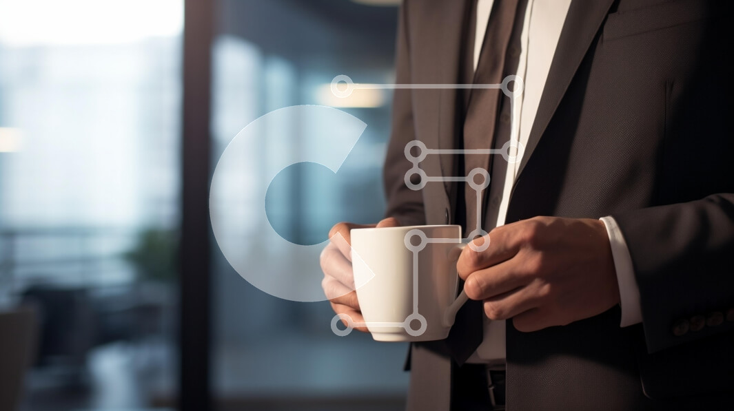 Intra Συλλεκτικό Ξύλινο Παζλ Plywood  4mm - Επιχειρηματίας που κρατά το φλιτζάνι καφέ στο γραφείο Σε Ξύλινο Κουτί - Διαστάσεις Puzzle: 10x10 cm – 25 κομμάτια