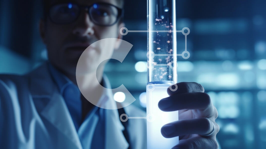 Intra Συλλεκτικό Ξύλινο Παζλ Plywood  4mm - Επιστήμονας που κρατά δοκιμαστικό σωλήνα στο εργαστήριο Σε Ξύλινο Κουτί - Διαστάσεις Puzzle: 10x10 cm – 25 κομμάτια