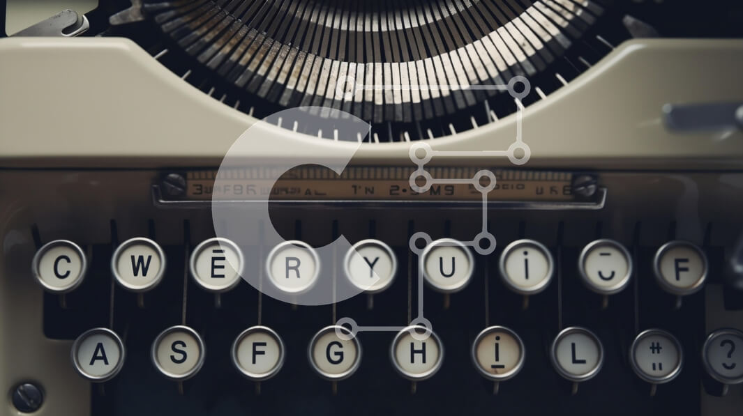 Intra Συλλεκτικό Ξύλινο Παζλ Plywood  4mm - Κοντινό πλάνο μιας vintage γραφομηχανής Σε Ξύλινο Κουτί - Διαστάσεις Puzzle: 10x10 cm – 25 κομμάτια