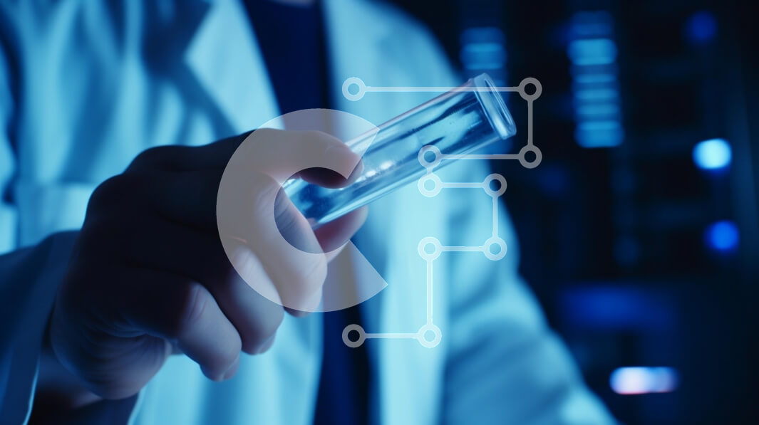 Intra Συλλεκτικό Ξύλινο Παζλ Plywood  4mm - Επιστήμονας που κρατά δοκιμαστικό σωλήνα σε εργαστηριακό περιβάλλον Σε Ξύλινο Κουτί - Διαστάσεις Puzzle: 10x10 cm – 25 κομμάτια