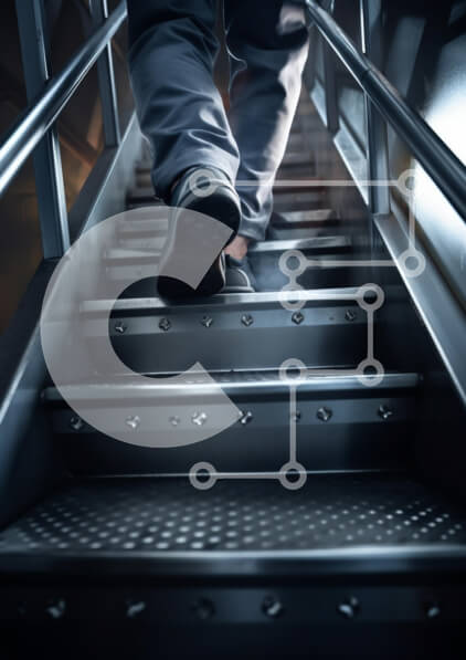 Intra Συλλεκτικό Ξύλινο Παζλ Plywood  4mm - Ανεβαίνοντας σε βιομηχανική σκάλα Σε Ξύλινο Κουτί - Διαστάσεις Puzzle: 10x10 cm – 25 κομμάτια