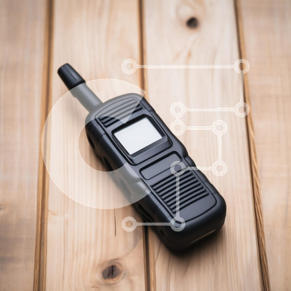 Intra Συλλεκτικό Ξύλινο Παζλ Plywood  4mm - Συσκευή επικοινωνίας χειρός σε ξύλινη επιφάνεια Σε Ξύλινο Κουτί - Διαστάσεις Puzzle: 10x10 cm – 25 κομμάτια